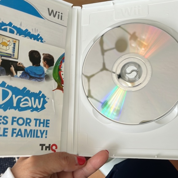 uDraw Studio: Instant Artist - Nintendo Wii - Picture 3 of 3